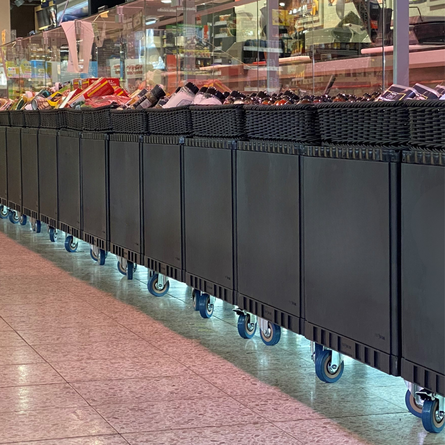 Smart-Display schwarz 55 cm ohne Logo/Druck mit Rollen